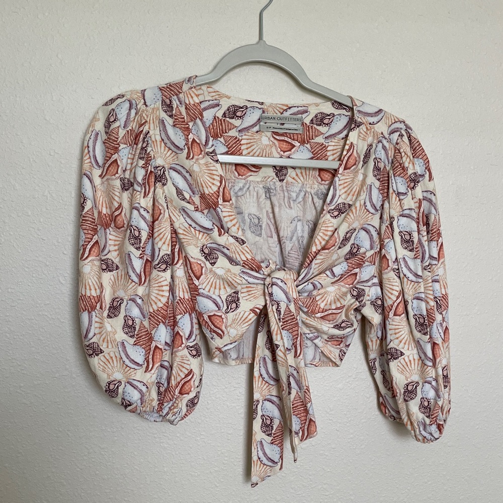 Urban Outfitters Cream Crop Top with Rust and Mauve Shell Print